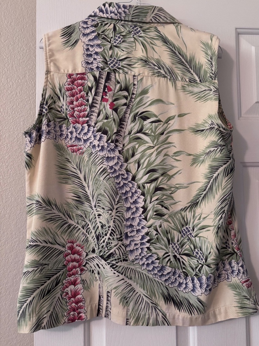 Tommy Bahama women's blouse - Picture 2 of 7
